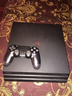 Complete PS4 with 1 remote ,and 5 great games Everything works perfectly fine like new Dont use it. It’s just sitting there. 400$ complete Pric