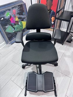 Anthros Black Ergonomic Office Chair with Footrest