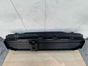 BMW 14 4 SERIES LOWER RADIATOR SHUTTER AIR DUCT 2022 - 2025 USED