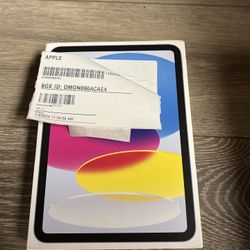 Apple iPad 10th Generation w/Accessories