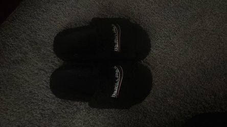 Balenciaga slides size 8