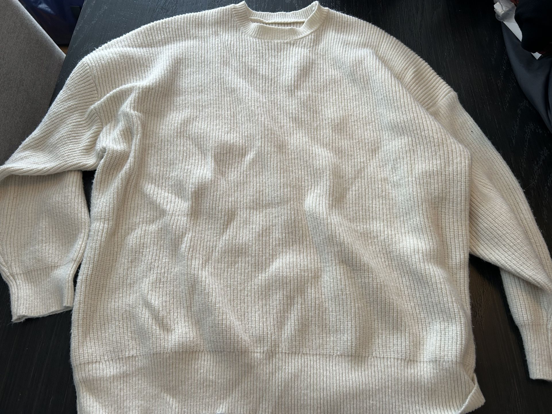 Cream Dazy oversized sweater size small