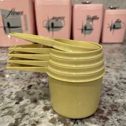 Vintage Tupperware Measuring Cups (Set of 3)