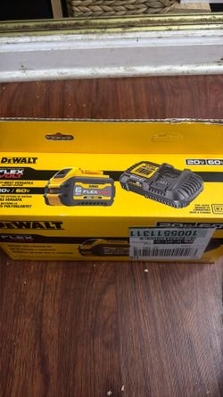FLEXVOLT 20V/60V MAX Lithium-Ion 6.0Ah Battery Pack with 6 Amp Output Charger