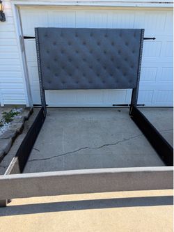King sz bed gray
