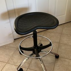 Adjustable Swivel Stool