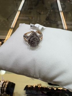 10K Gold Pear Shape Ring