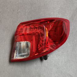 RH Outer Rear Brake Tail Light Assembly 2016-2018 Buick Envision Passenger Side Lamp