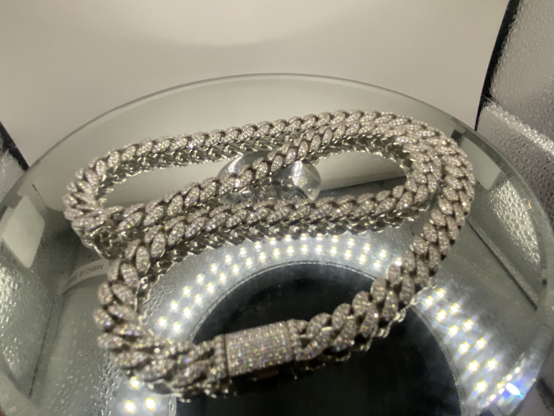 22 Inch White Gold Plated 925 Silver Cuban Link Chain with 9 Carat Weight and Bold 8mm Width