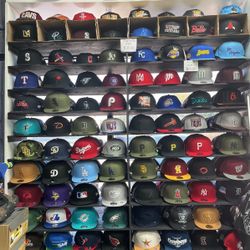 Snapbacks Hats 38$ Each