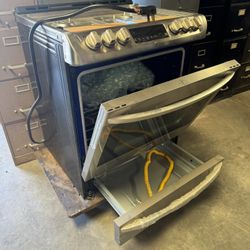 Stove • KG • Brand New Never Used! • 220v
