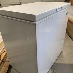 3.5 Cubic Feet Chest Freezer for Sale in Riverside, CA - OfferUp