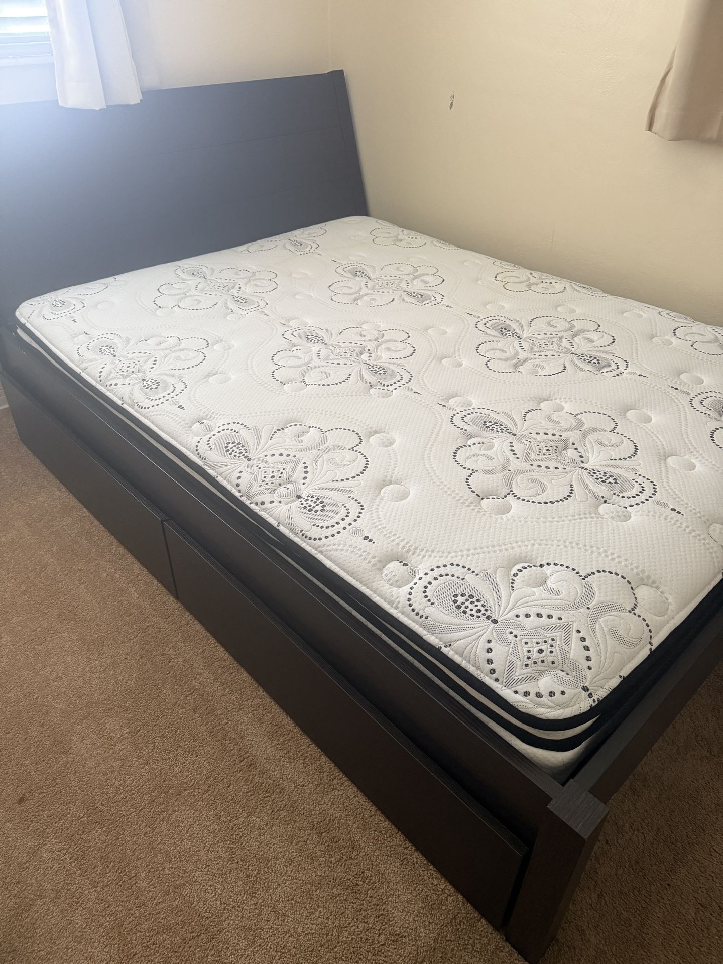 Queen Size Storage Bed With Pillow Top Mattress