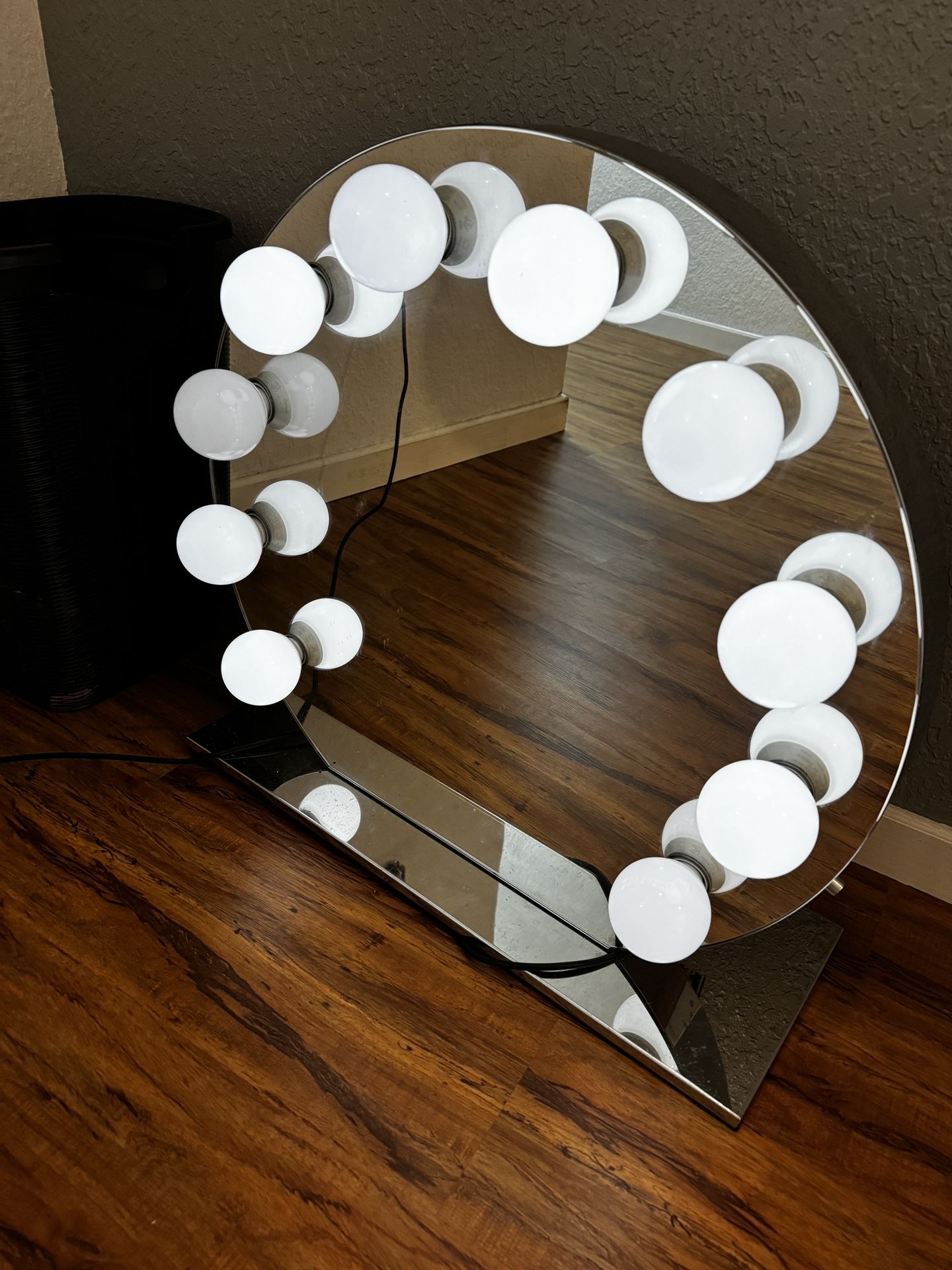 Vanity Mirror (Dimmable)
