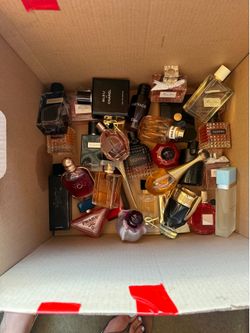 Perfumes/Colognes *read description*