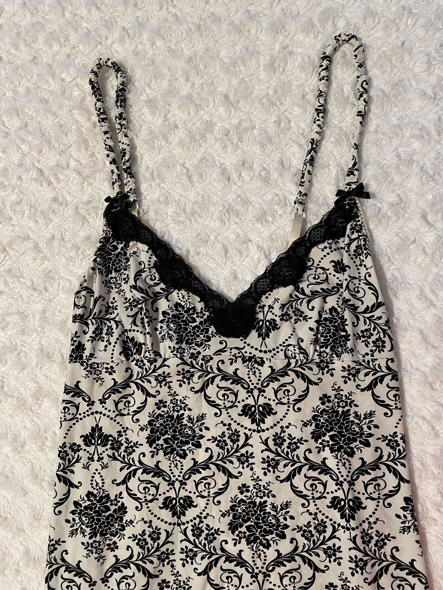 !! VERY CUTE GILLIGAN O’MALLEY NIGHTGOWN . BETWEEN S REAL AND WILSON RD !!