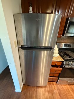Whirlpool refrigerator- 2 years old - MUST pickup today 6/30/26 - MOVING