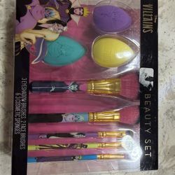 Disney Villains Makeup Set Of Brushes NEW IN BOX