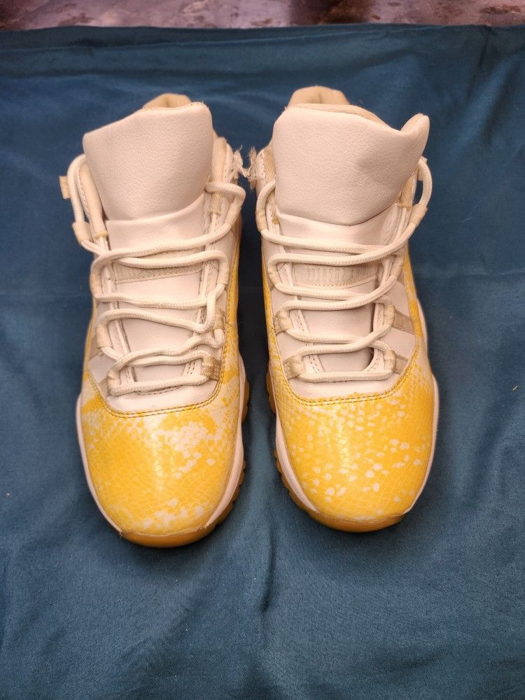 Air Jordan 11 Retro Low Yellow Snakeskin