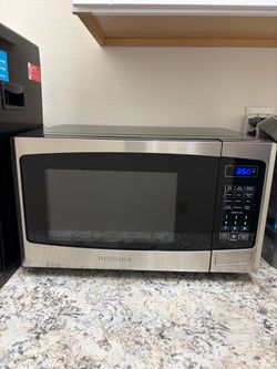 Insignia™ - 0.9 Cu. Ft. Compact Microwave - Stainless Steel (Model: NS-MW09SS8)