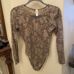 VICTORIA’S SECRET Women Light Olive Floral Long Sleeve Lace Bodysuit Size Small