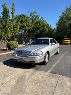 2004 Lincoln Town Car