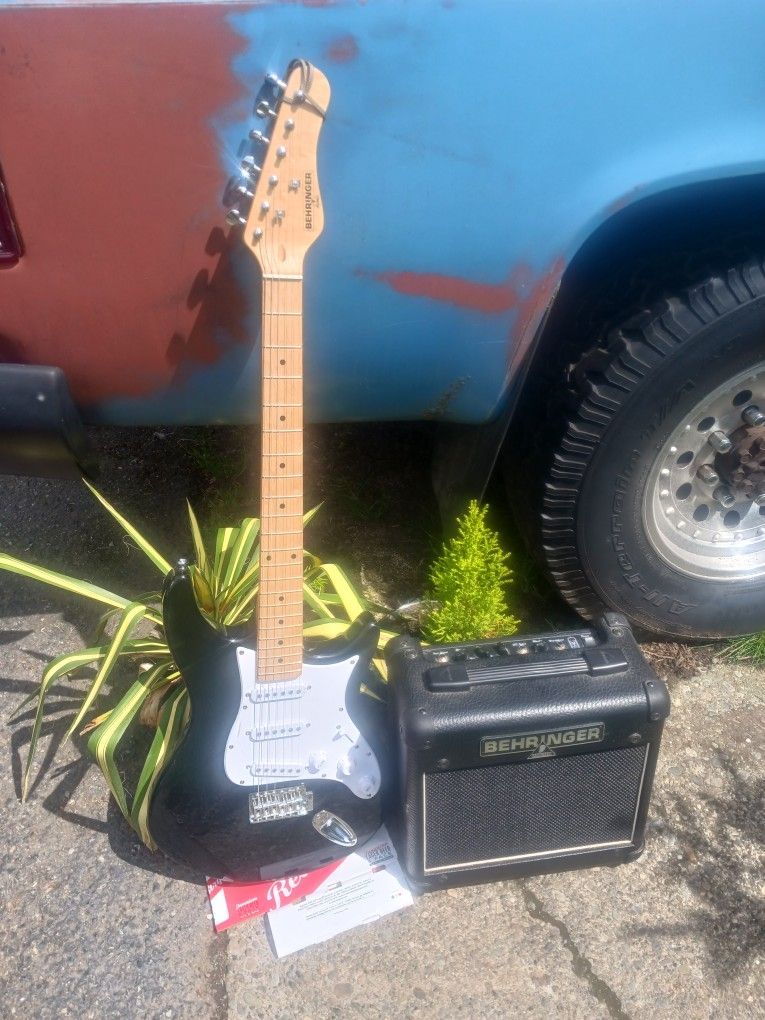 Behringer Guitar & 15 W Tube Amp