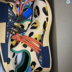 ADIDAS HUMAN RACE SZ 10