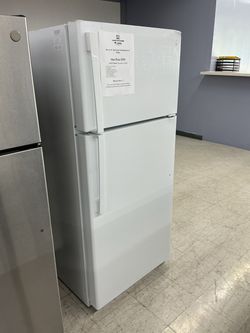 GE 16.6 cu. ft. Top Freezer Refrigerator