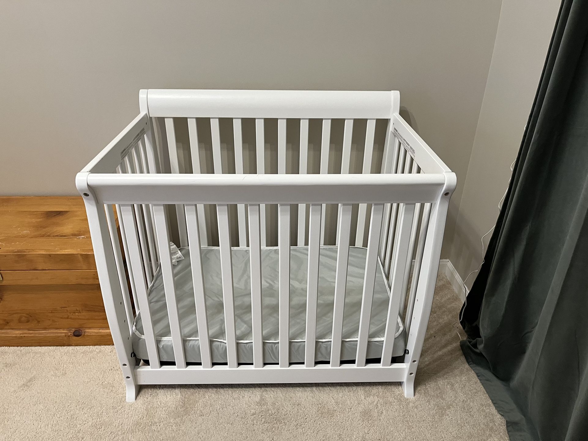 DaVinci Kalani 4 In 1 Mini Crib