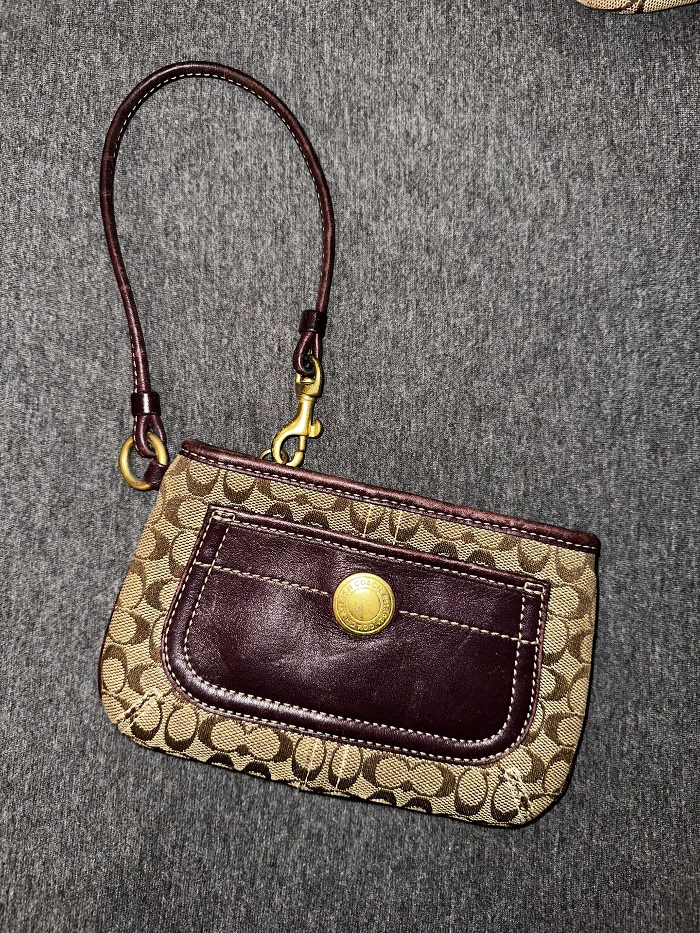 Cute Coach Wristlet Purse