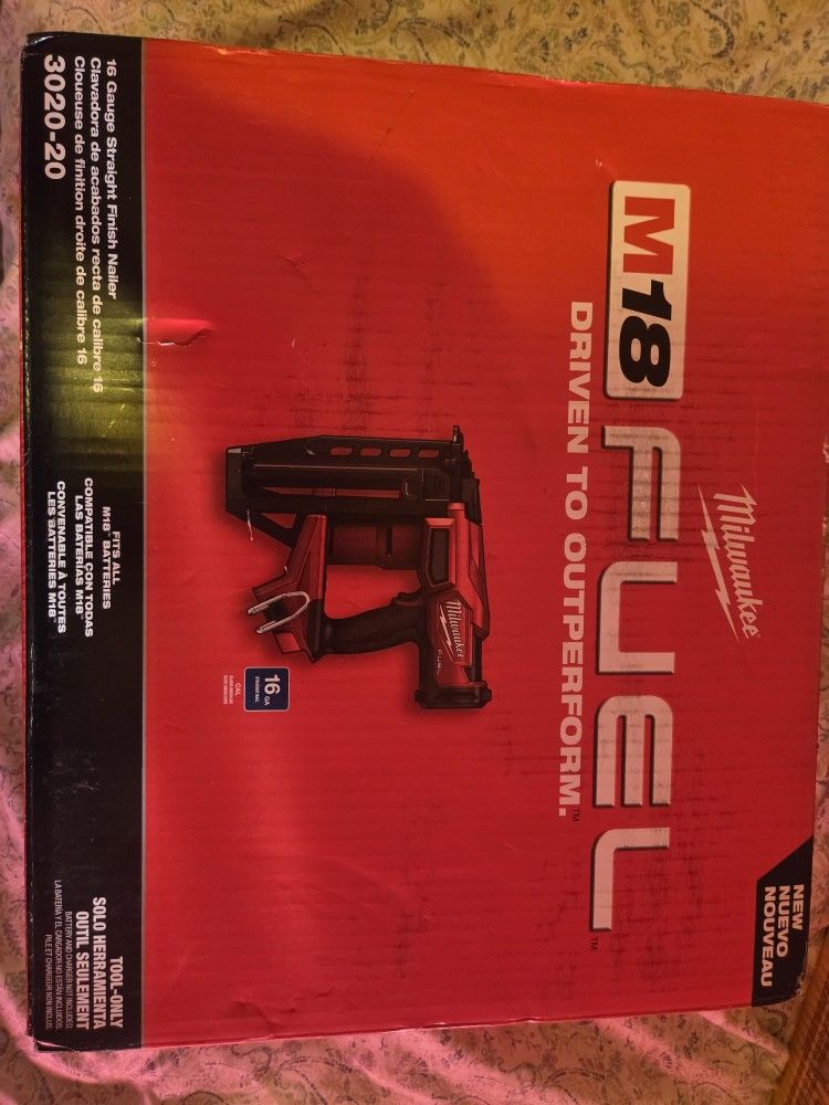 Milwaukee 16g Straight Nailer