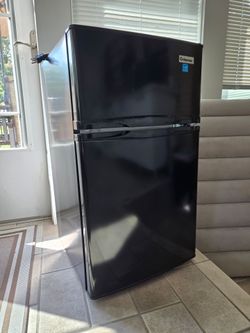 Criterion mini fridge/freezer