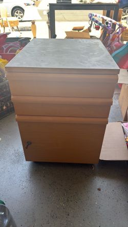 Free file cabinet