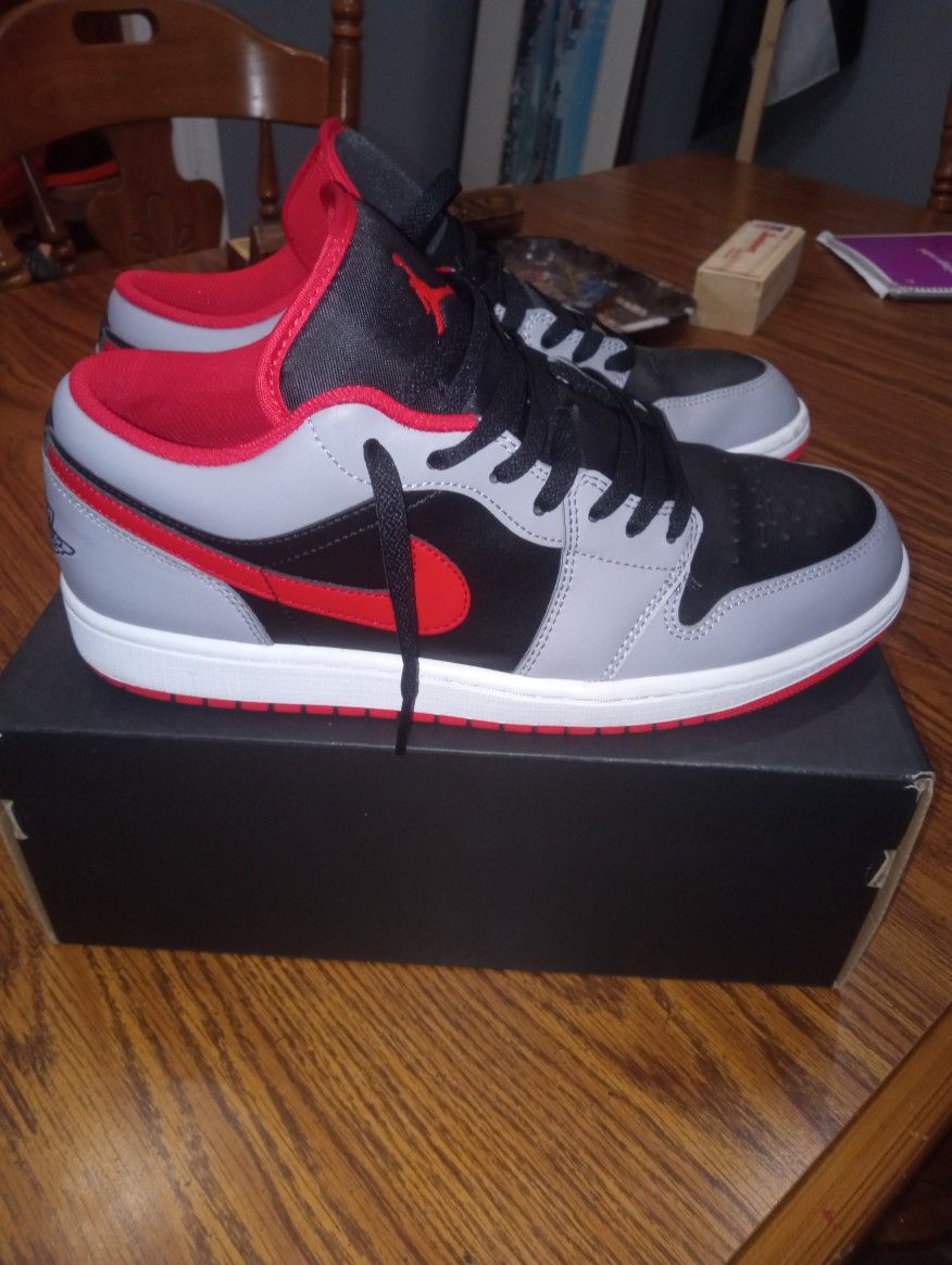 Air Jordan 1 Low Black/Fire Red-cement Gray