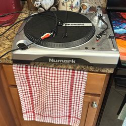 Numark Turntable 