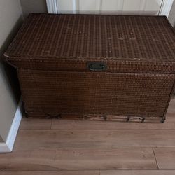 Wicker storage box