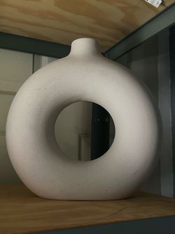Modern White Ceramic Donut Vase/Minimalist Decor