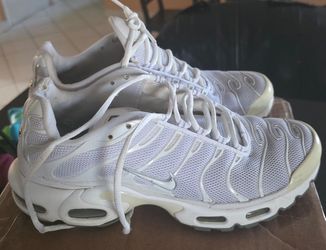 Men sneaker size 9