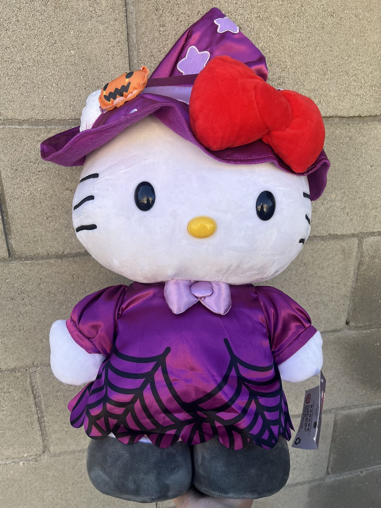 Hello Kitty Witch Greeter