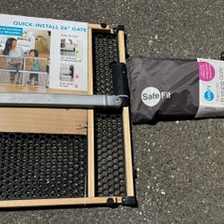2 New Baby Gates
