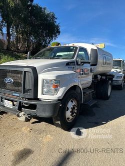 2019 2k Water Truck Non CDL