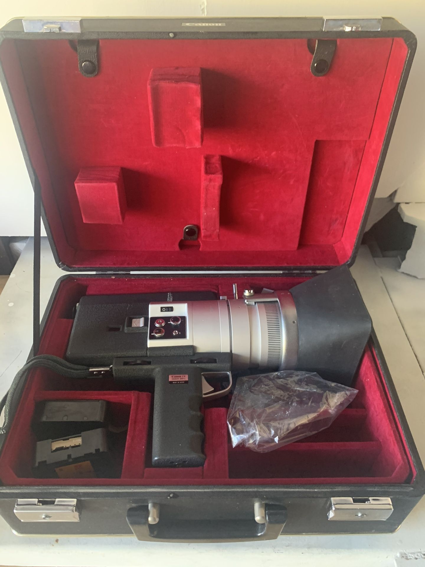 CANON AUTO ZOOM 1218 Super 8