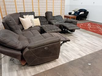 Sectional recliner couch 🛋️