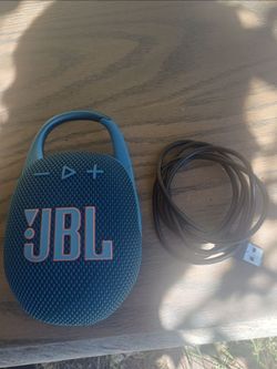 JBL Clip 5 Blue Bluetooth speaker