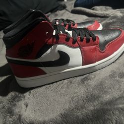 Jordan Black Toe 1 Mid 