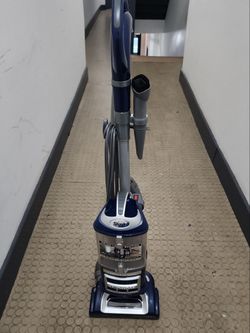 Shark Navigator Lift Away Deluxe Vacuum Cleaner