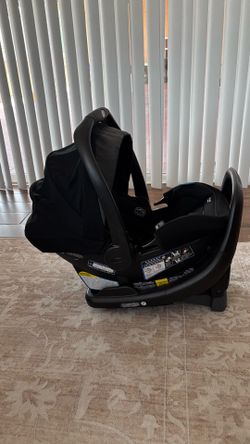 Graco SnugRide SnugFit car seat with base