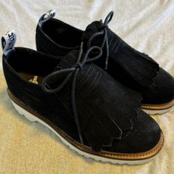 Dr. Martens Size 6 Women 3(contact info removed)2 Wingtip Shoes Oxford Fringe Black Used
