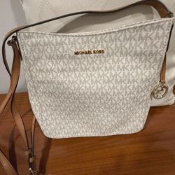 Michael kors Crossbody Like New